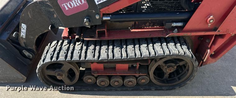 image for item DQ6621 2009 Toro TX 427 compact utility loader