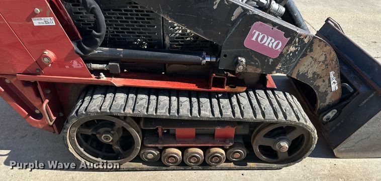 image for item DQ6621 2009 Toro TX 427 compact utility loader