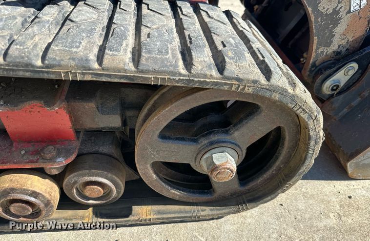 image for item DQ6621 2009 Toro TX 427 compact utility loader