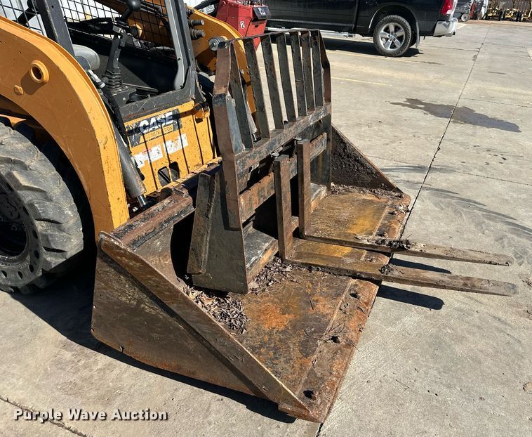 image for item DQ6622 2018 Case SR160 skid steer loader