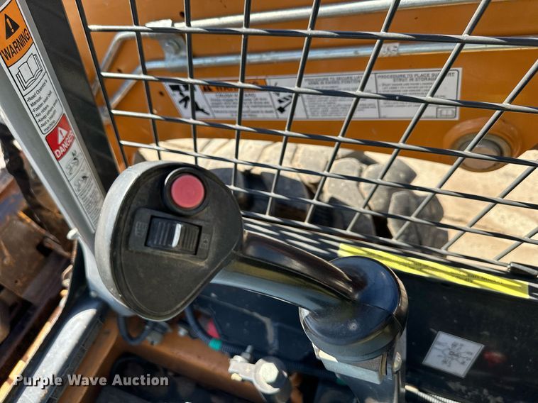 image for item DQ6622 2018 Case SR160 skid steer loader