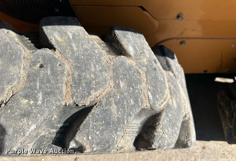 image for item DQ6622 2018 Case SR160 skid steer loader