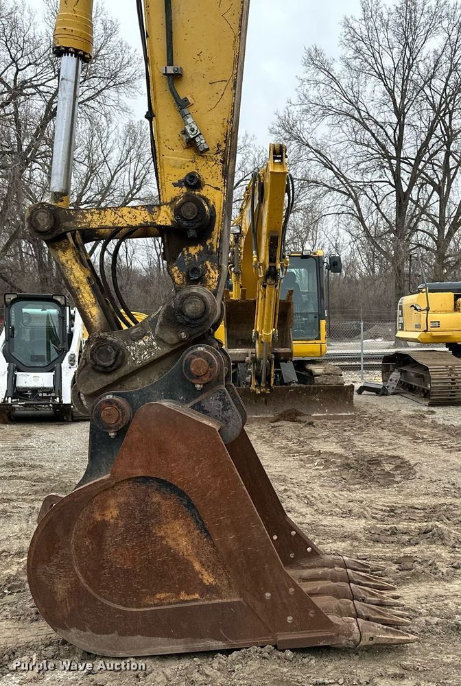 image for item DQ6626 2006 Komatsu PC300LC-7E excavator