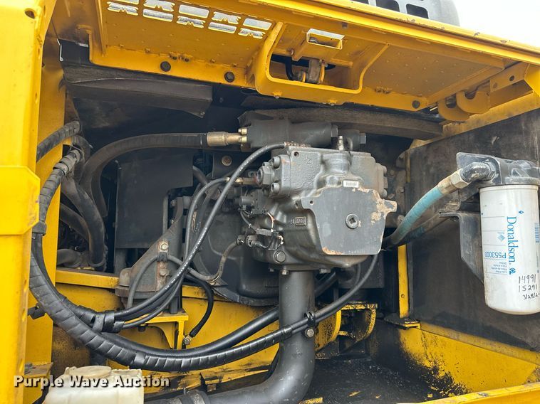 image for item DQ6626 2006 Komatsu PC300LC-7E excavator