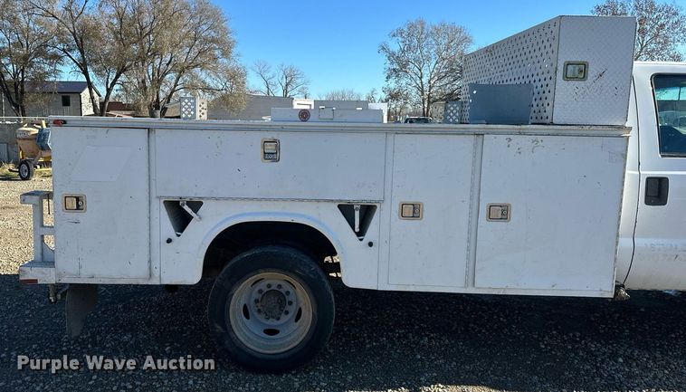 image for item DS3309 2011 Ford F450 Super Duty utility / service truck