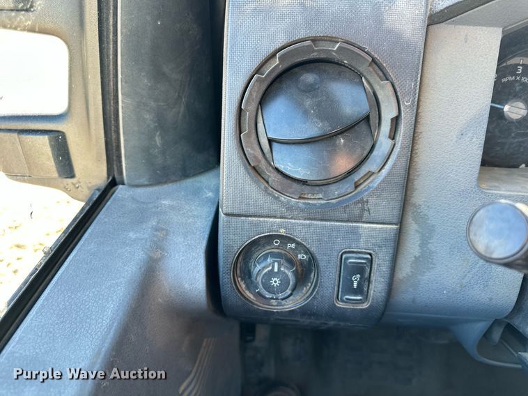 image for item DS3309 2011 Ford F450 Super Duty utility / service truck