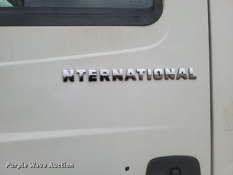 image for item DS5224 2003 International 4300 bucket truck