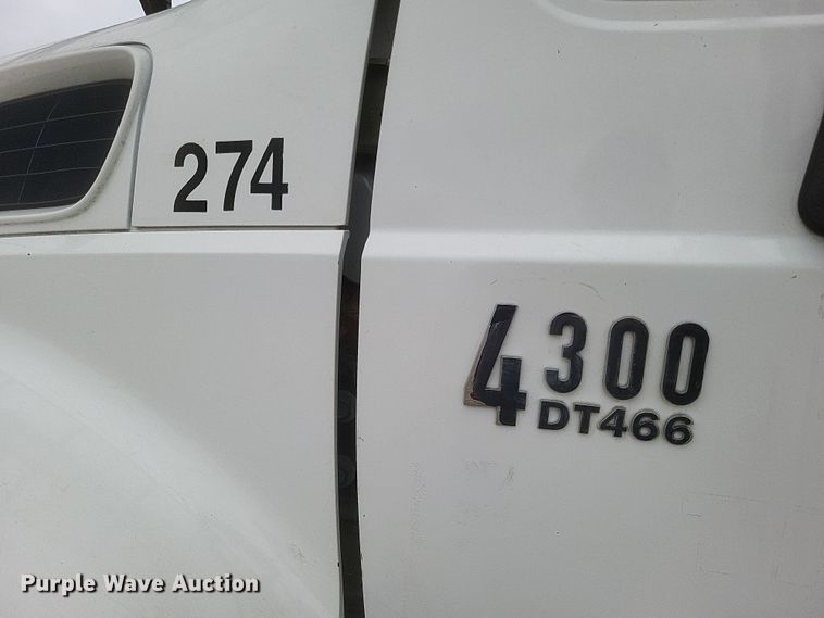 image for item DS5224 2003 International 4300 bucket truck