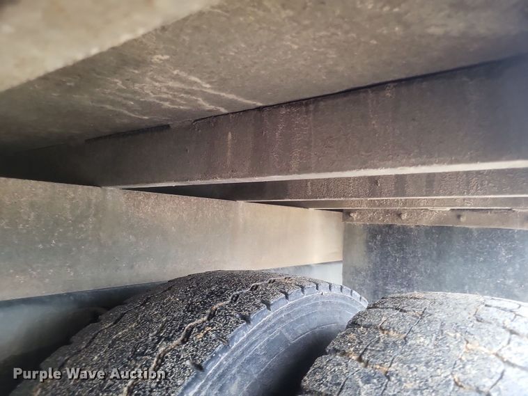 image for item DS5224 2003 International 4300 bucket truck