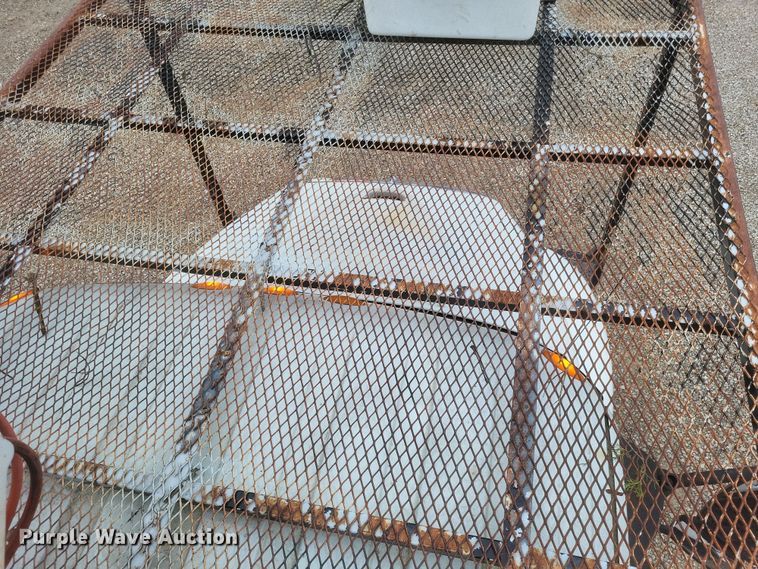 image for item DS5224 2003 International 4300 bucket truck