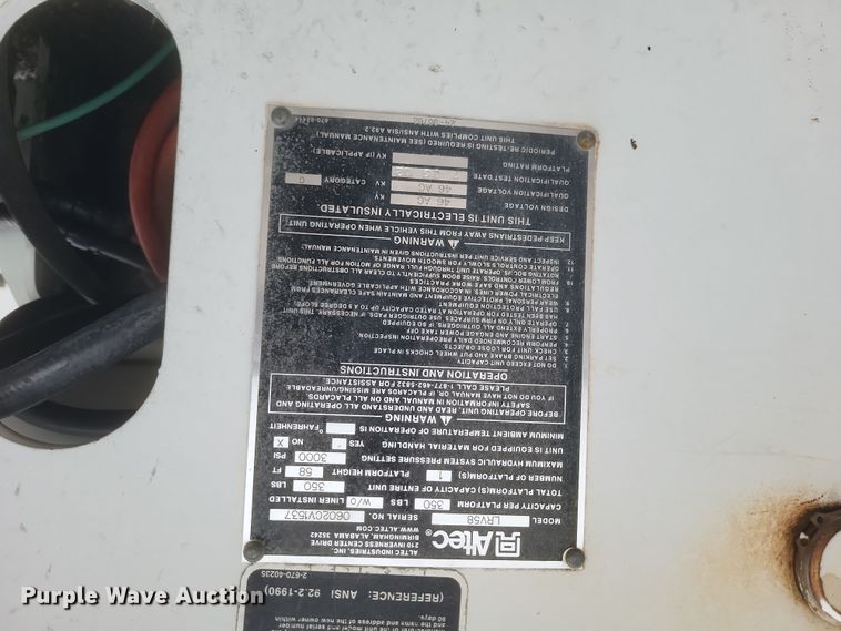 image for item DS5224 2003 International 4300 bucket truck