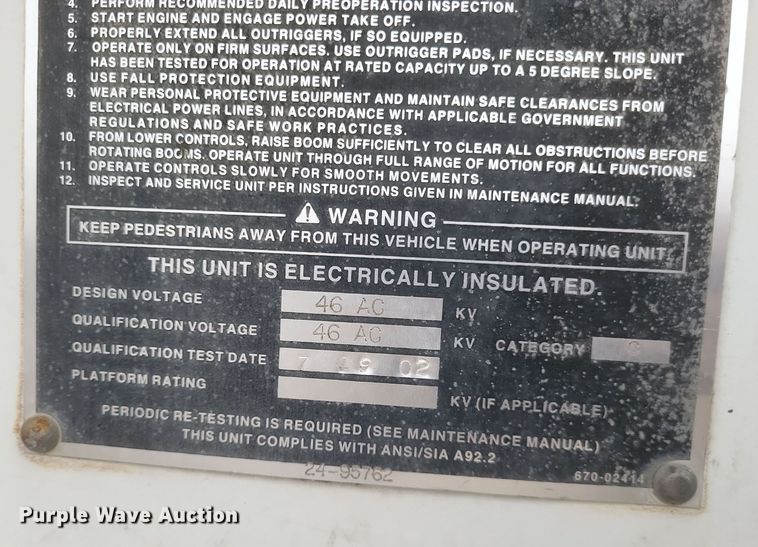 image for item DS5224 2003 International 4300 bucket truck