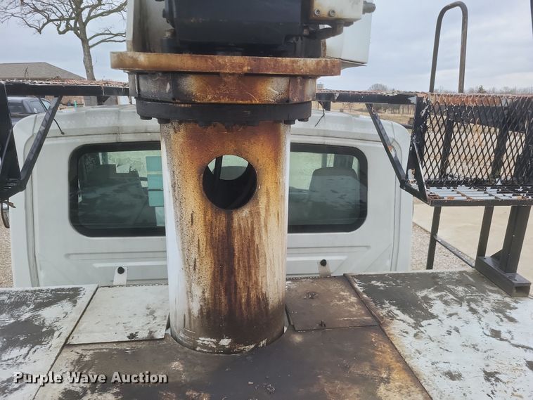 image for item DS5224 2003 International 4300 bucket truck