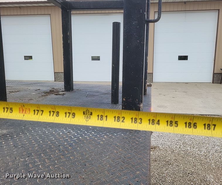 image for item DS5224 2003 International 4300 bucket truck