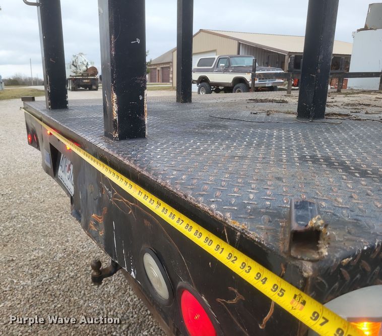 image for item DS5224 2003 International 4300 bucket truck