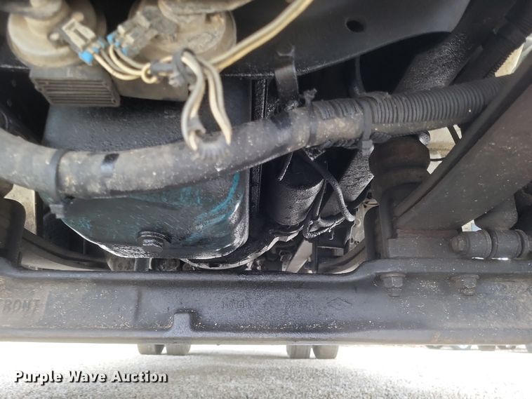 image for item DS5224 2003 International 4300 bucket truck