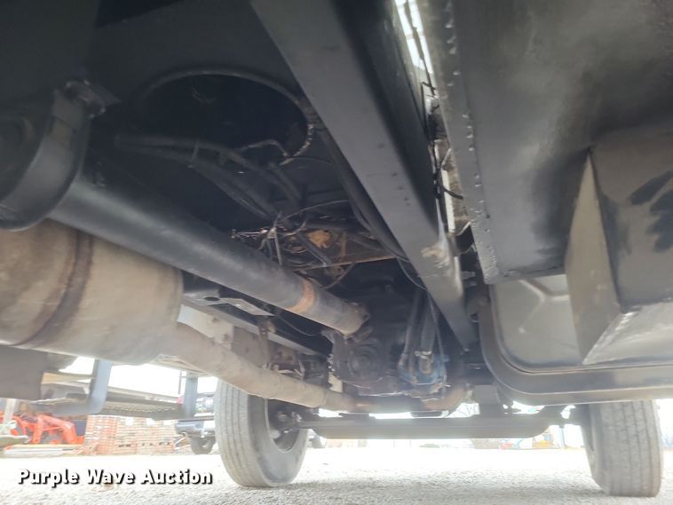 image for item DS5224 2003 International 4300 bucket truck