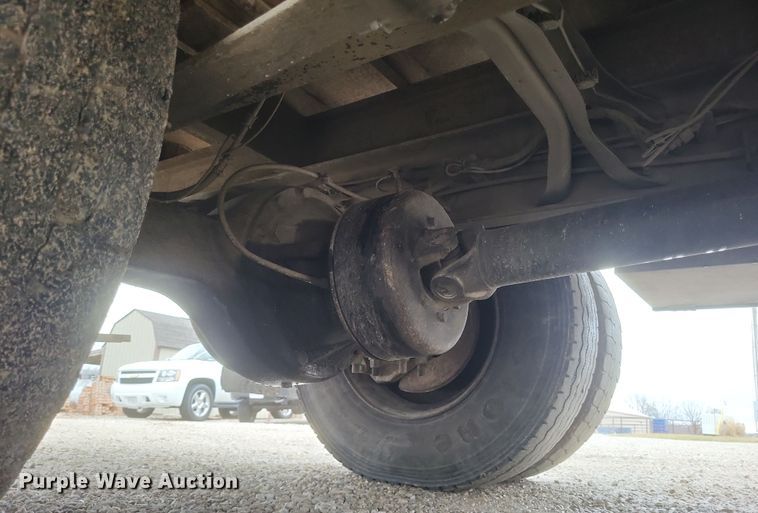 image for item DS5224 2003 International 4300 bucket truck