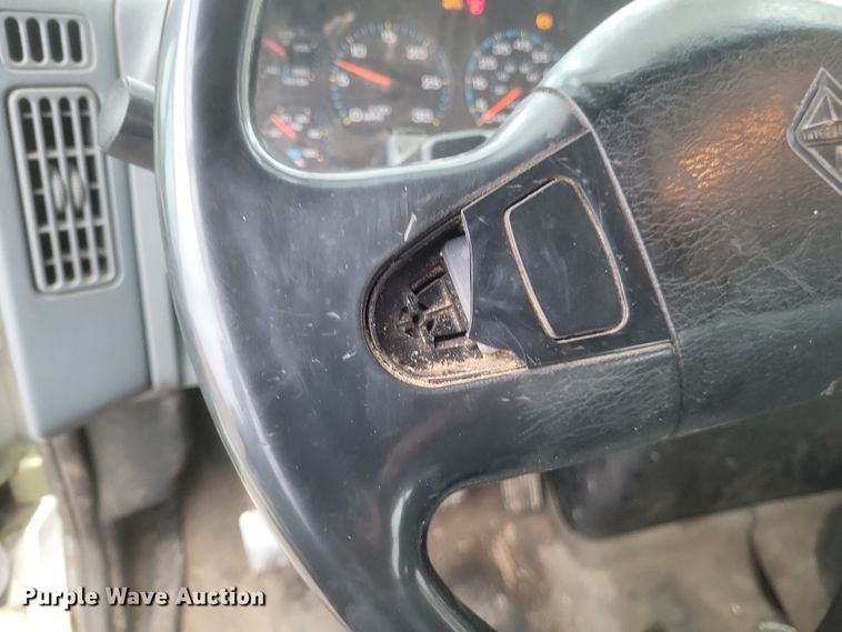 image for item DS5224 2003 International 4300 bucket truck