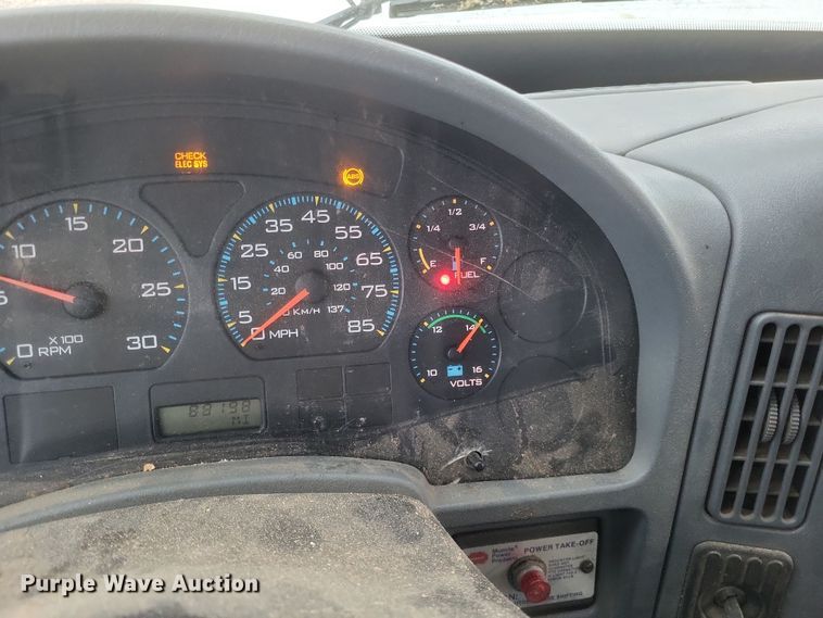 image for item DS5224 2003 International 4300 bucket truck