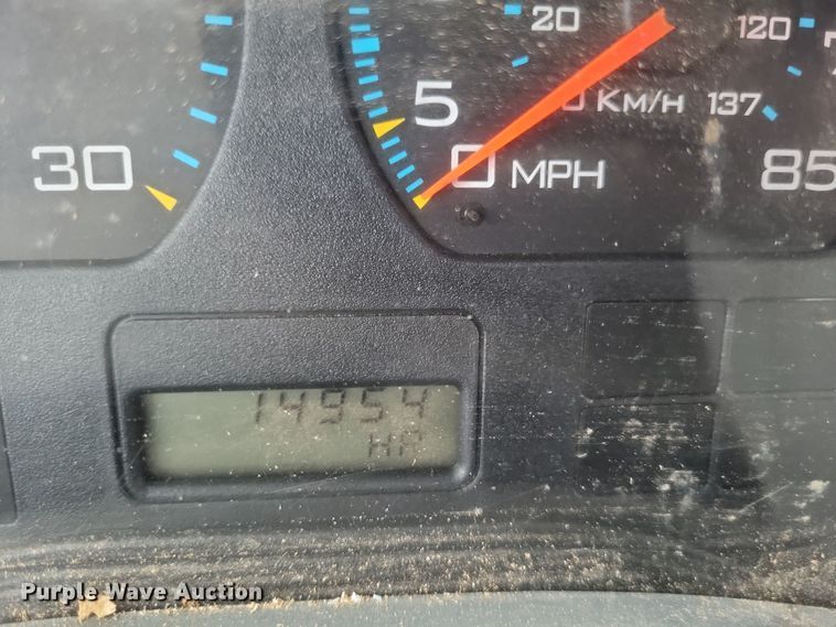 image for item DS5224 2003 International 4300 bucket truck