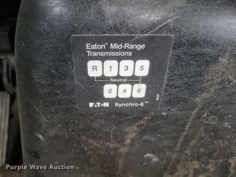 image for item DS5224 2003 International 4300 bucket truck