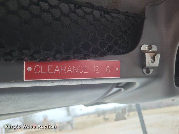 image for item DS5224 2003 International 4300 bucket truck