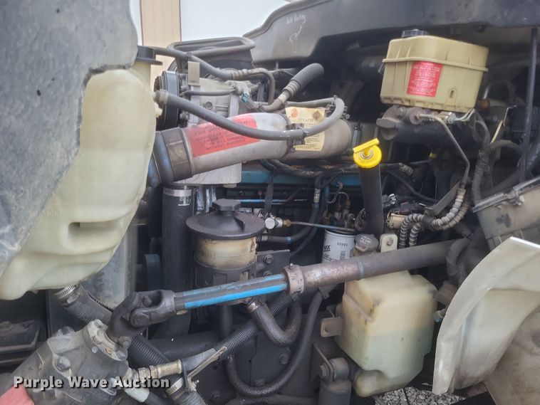 image for item DS5224 2003 International 4300 bucket truck