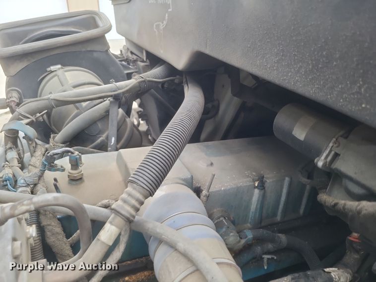 image for item DS5224 2003 International 4300 bucket truck