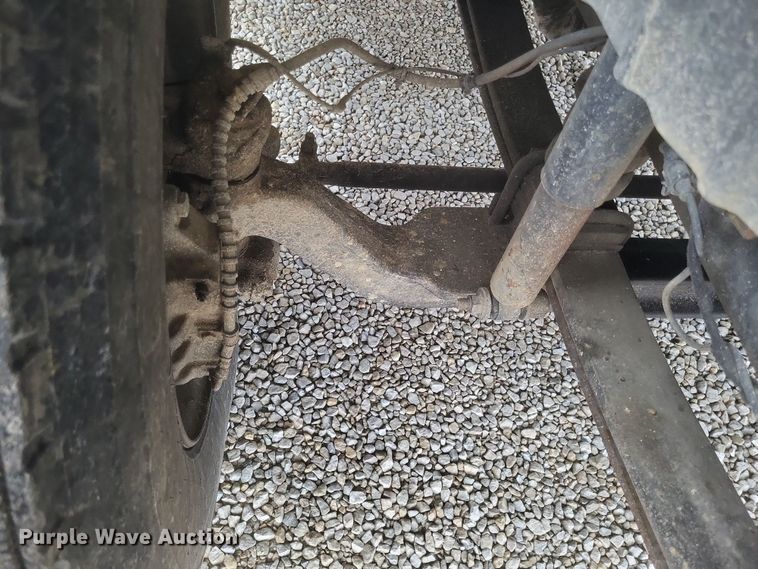 image for item DS5224 2003 International 4300 bucket truck