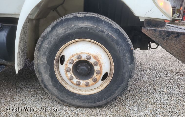 image for item DS5224 2003 International 4300 bucket truck