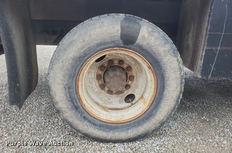 image for item DS5224 2003 International 4300 bucket truck