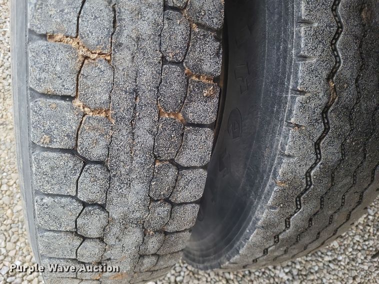 image for item DS5224 2003 International 4300 bucket truck