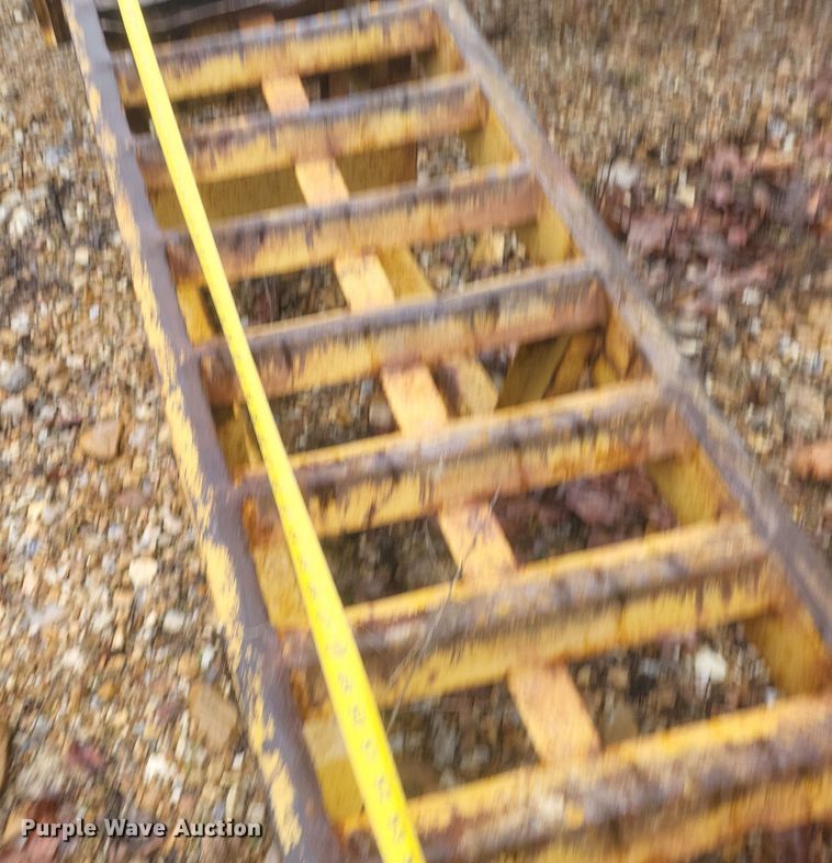 image for item DS5225 1996 Bales equipment trailer