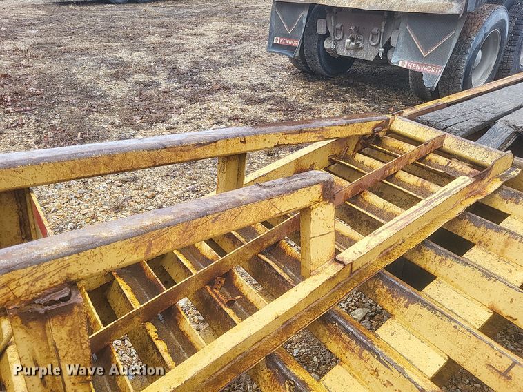 image for item DS5225 1996 Bales equipment trailer