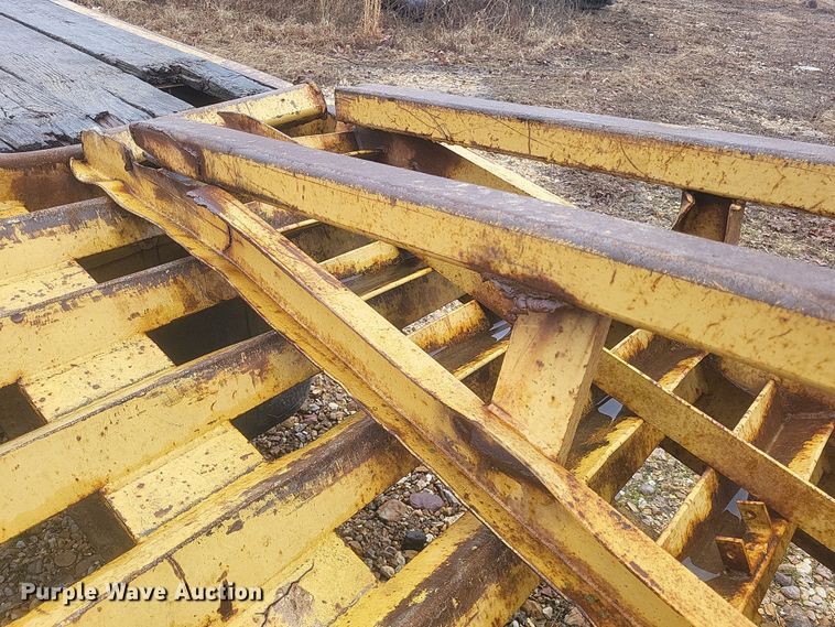 image for item DS5225 1996 Bales equipment trailer