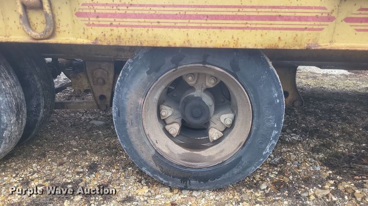 image for item DS5225 1996 Bales equipment trailer