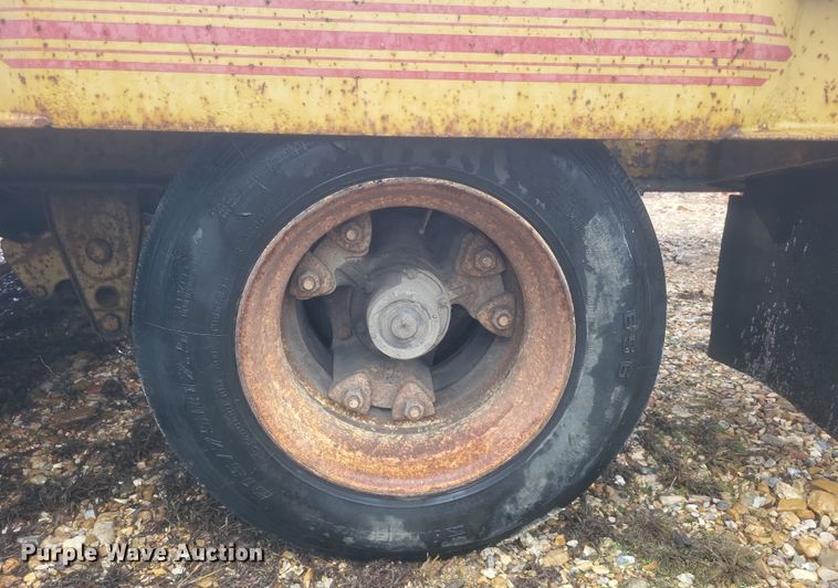 image for item DS5225 1996 Bales equipment trailer