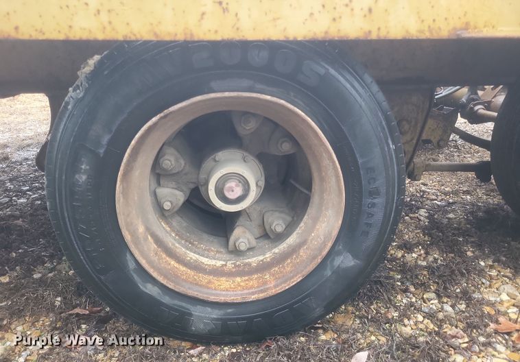 image for item DS5225 1996 Bales equipment trailer