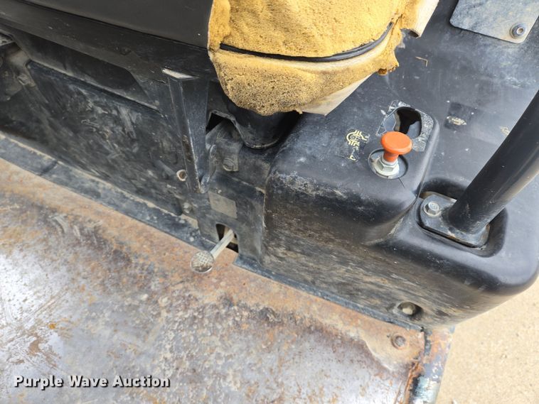 image for item DS5257 2015 Kubota RTV X900 utility vehicle