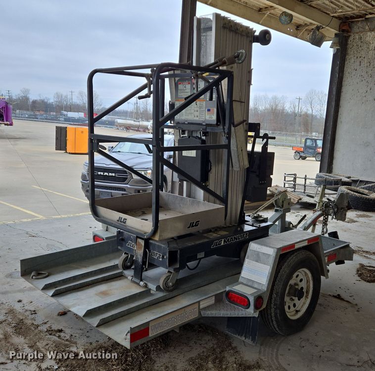 image for item DS5262 2012 JLG 30AM vertical lift