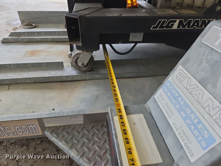 image for item DS5262 2012 JLG 30AM vertical lift