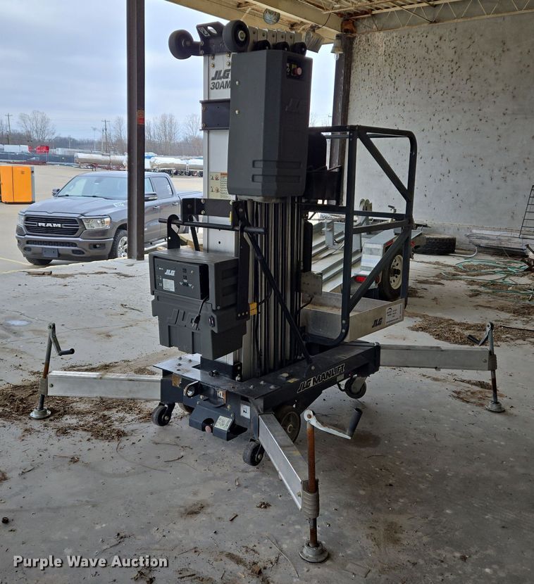 image for item DS5262 2012 JLG 30AM vertical lift