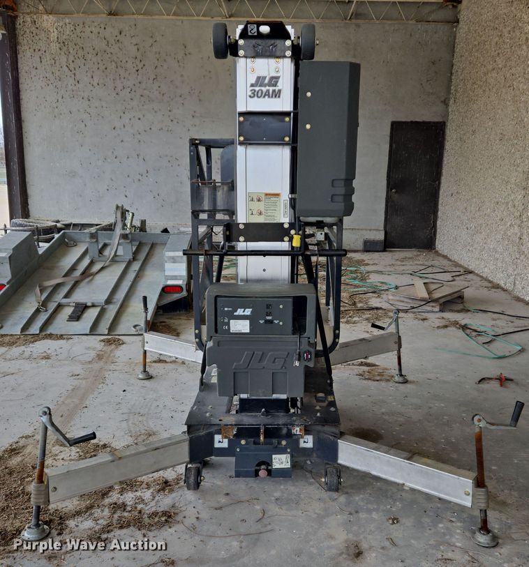 image for item DS5262 2012 JLG 30AM vertical lift