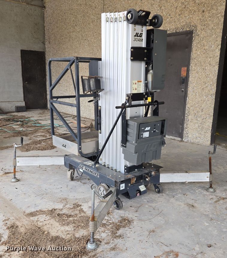 image for item DS5262 2012 JLG 30AM vertical lift