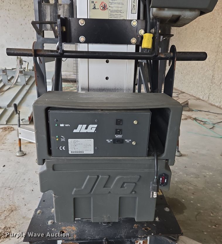 image for item DS5262 2012 JLG 30AM vertical lift