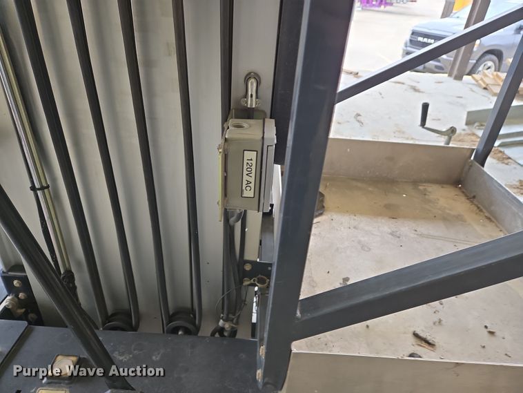 image for item DS5262 2012 JLG 30AM vertical lift