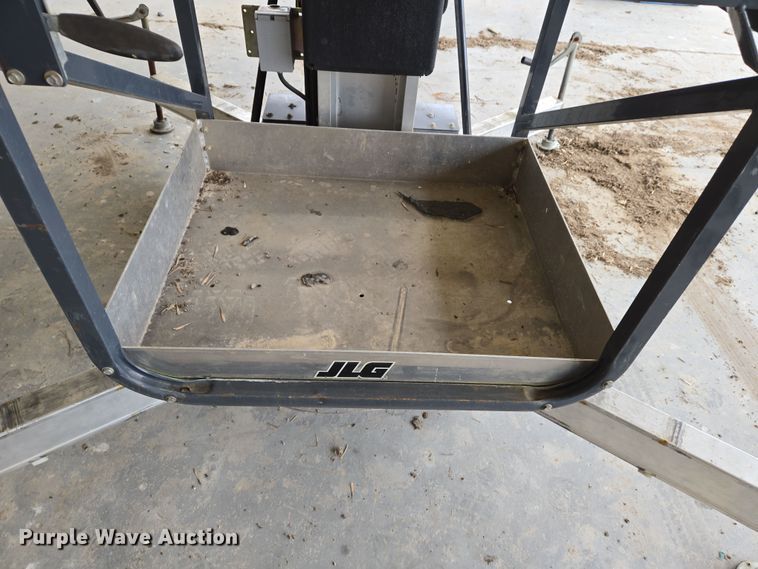 image for item DS5262 2012 JLG 30AM vertical lift