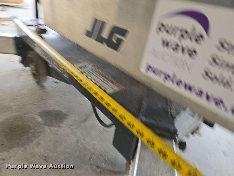 image for item DS5262 2012 JLG 30AM vertical lift