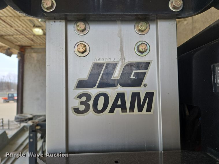 image for item DS5262 2012 JLG 30AM vertical lift